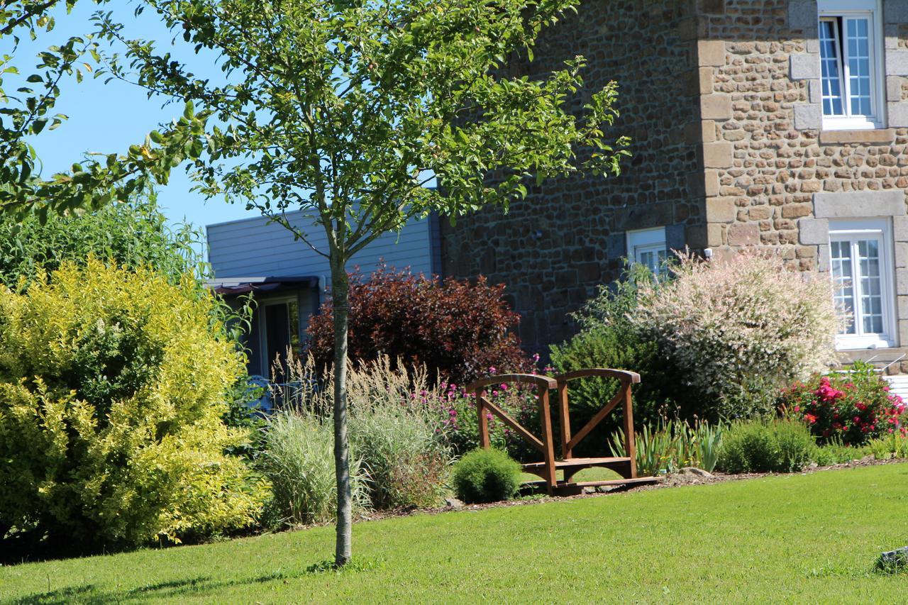 Gite D'Anne Et Ulysse Sept-Freres Exteriör bild